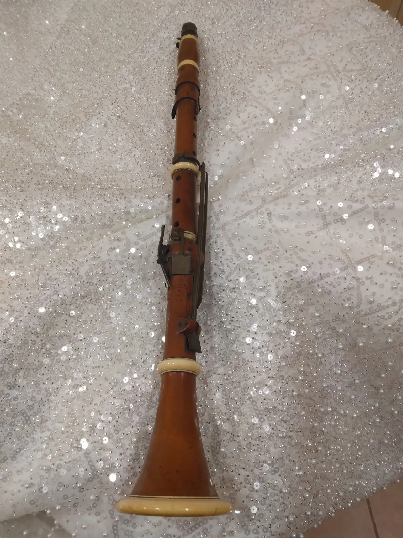 Clarinette ancienne en bois et ivoire